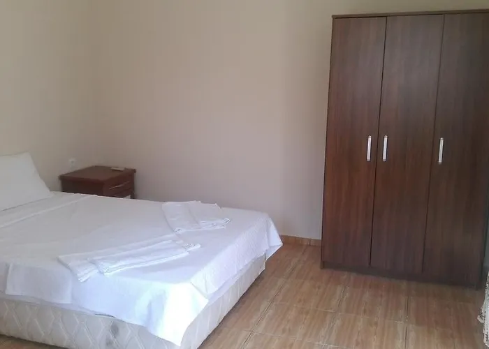 Akkum Gezer * マルマリス