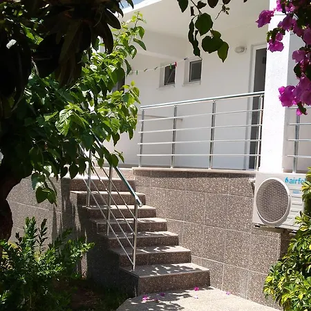 Akkum Gezer מרמריס