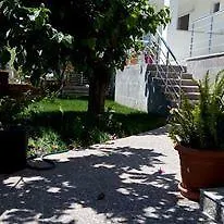 Akkum Gezer