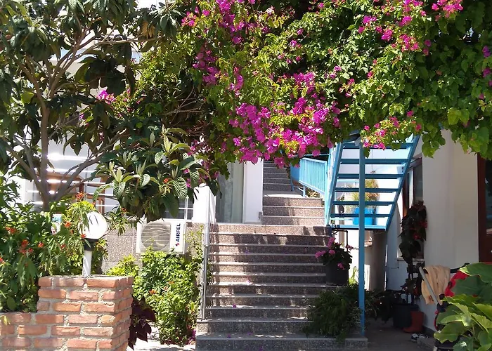 Akkum Gezer Motel *